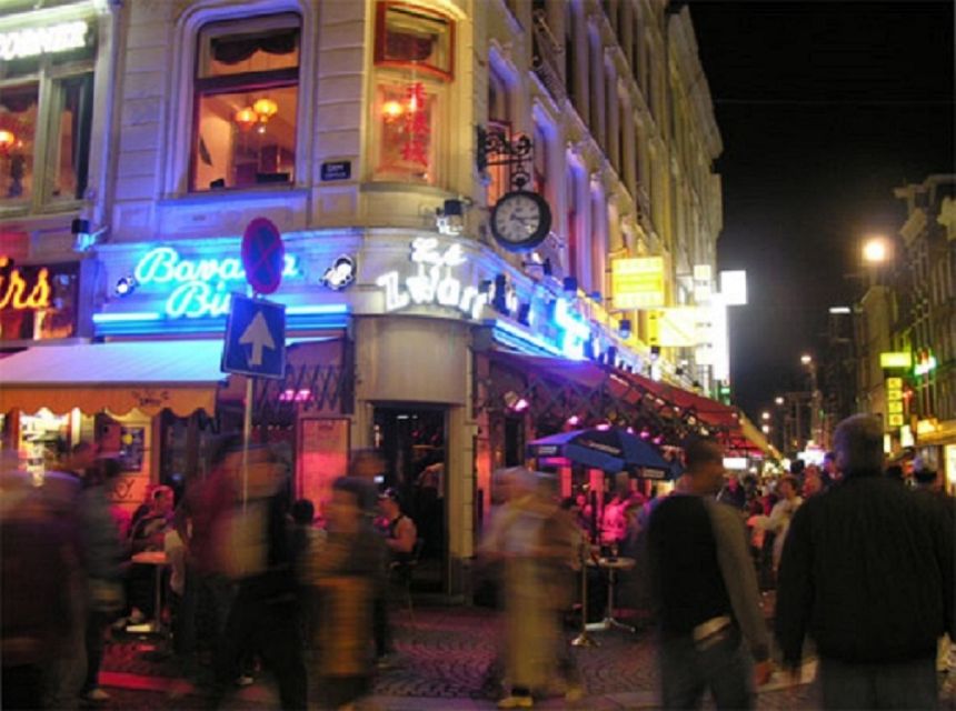 Amsterdam: Red Light District and Local Pub Tour - Where you start: Old Town and Chinatown, then the city starts to make sense