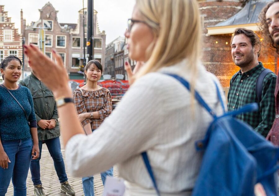 Amsterdam: Red Light District & City Tour German or English - Price and group value: what $271 gets you