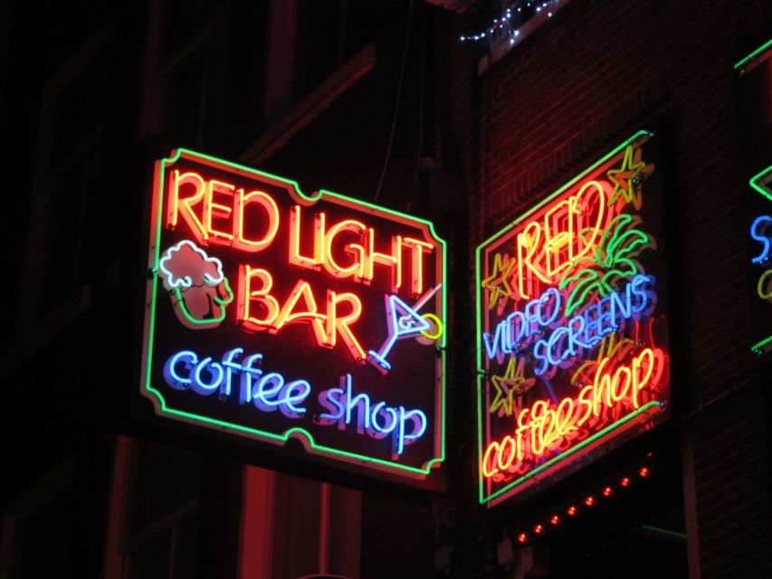 Amsterdam: Red Light District Exclusive Night Tour - What the 2-hour timing really means for your feet and focus