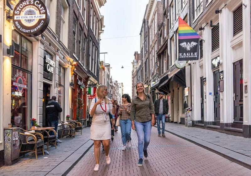 Amsterdam: Red Light District Tour in German/English/Italian - Guides: why people feel it was worth the money