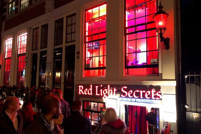 Amsterdam: Red Light District Tour - Meeting points, start times, and how the 2-hour walk really lands