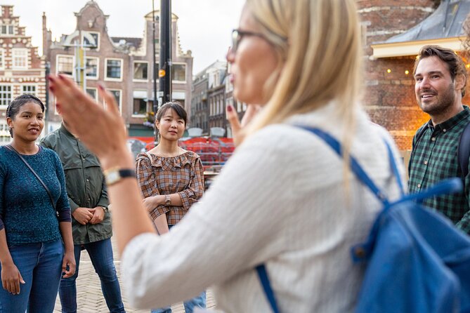 Amsterdam Red Light District Walking Tour in EN/DE/IT/ES - Price, Time, and Group Size (What You Get for $38.71)