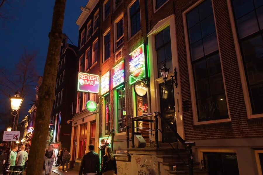 Amsterdam: Red Light Tour Exclusive + Peep Show - Sex Palace and the live 70s peep show experience