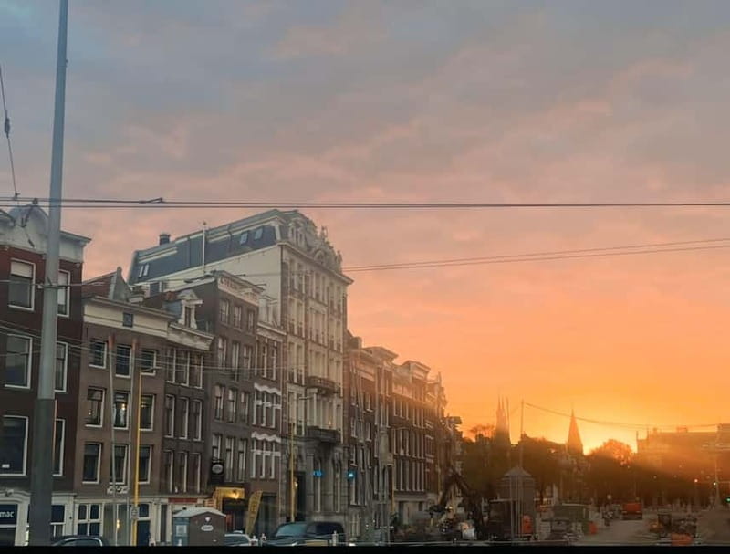 Amsterdam: Red light tour in German/English for groups of 4 people or more - Current circumstances and the Hamburg comparison