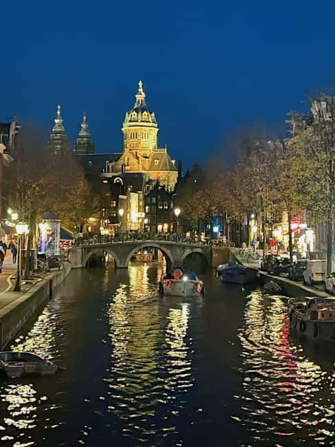 Amsterdam: Red light tour in German/English for groups of 4 people or more - Price and value: $26 per person for a guided, context-heavy walk