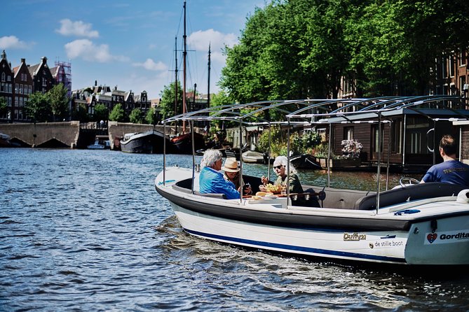 Amsterdam Revealed in Portuguese: 2 Hours of Great Exploration - A private canal cruise that makes Amsterdam click