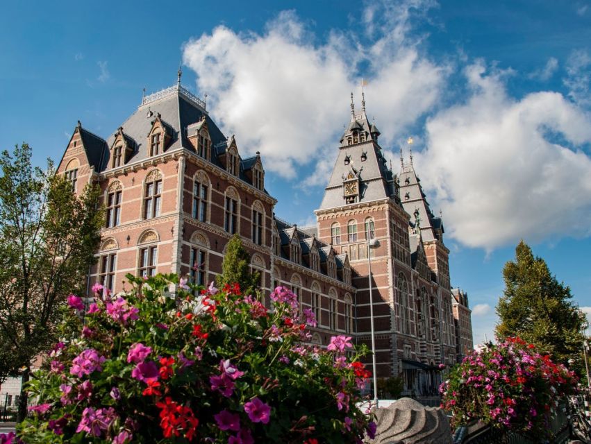 Amsterdam: Rijksmuseum Guided Tour and Ticket - How hearing the guide works in a crowded museum