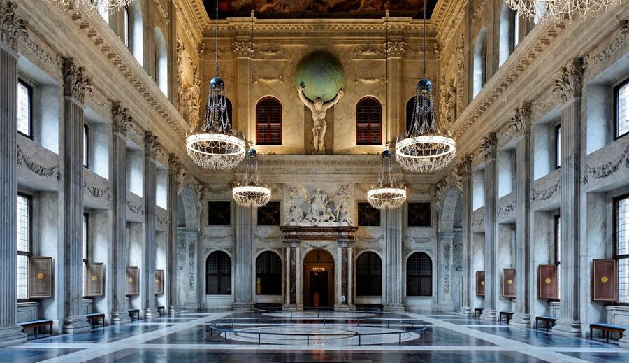 Amsterdam: Royal Palace Entry Ticket and Audio Guide - How long should you plan, and when crowds can get real