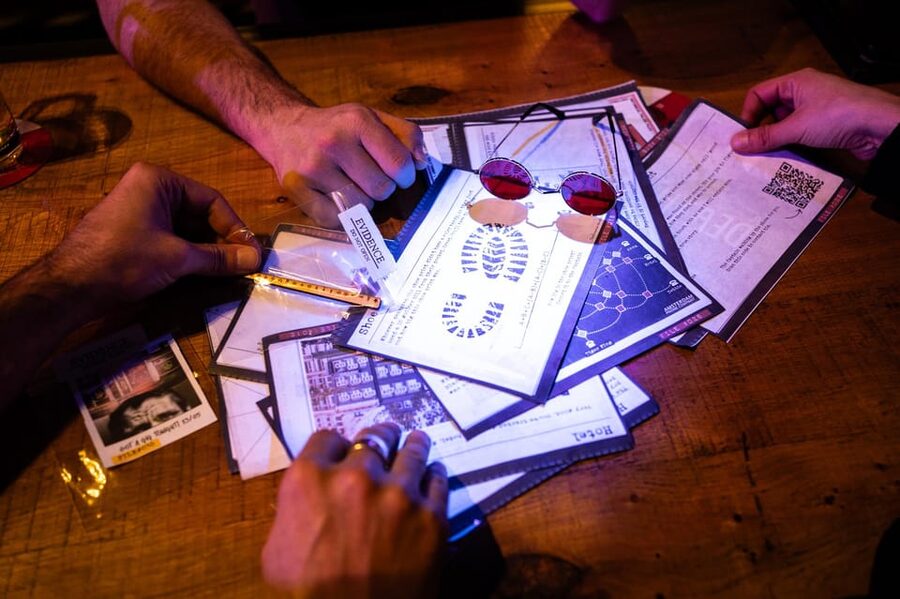 Amsterdam: Self-guided Red Light District Pub Crawl Mystery - Mystery City detective work, with beer money built in