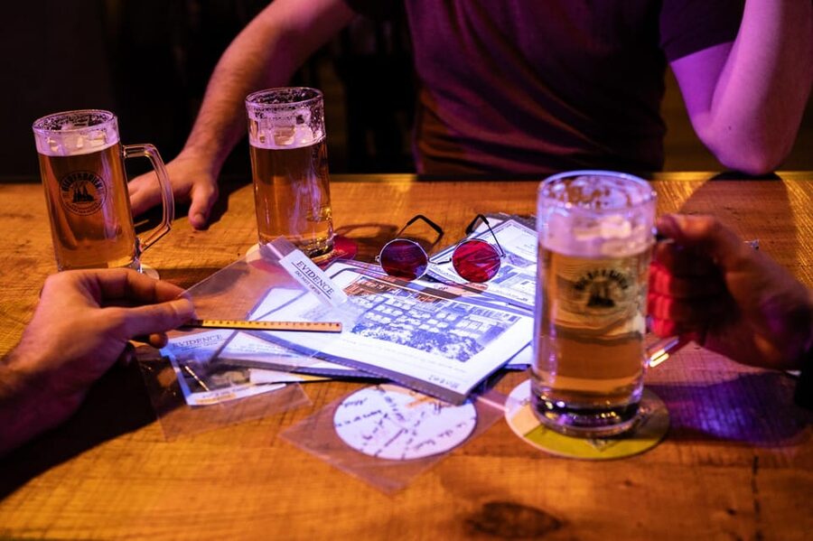 Amsterdam: Self-guided Red Light District Pub Crawl Mystery - Red Light District segments: short, purposeful, and mostly indoor