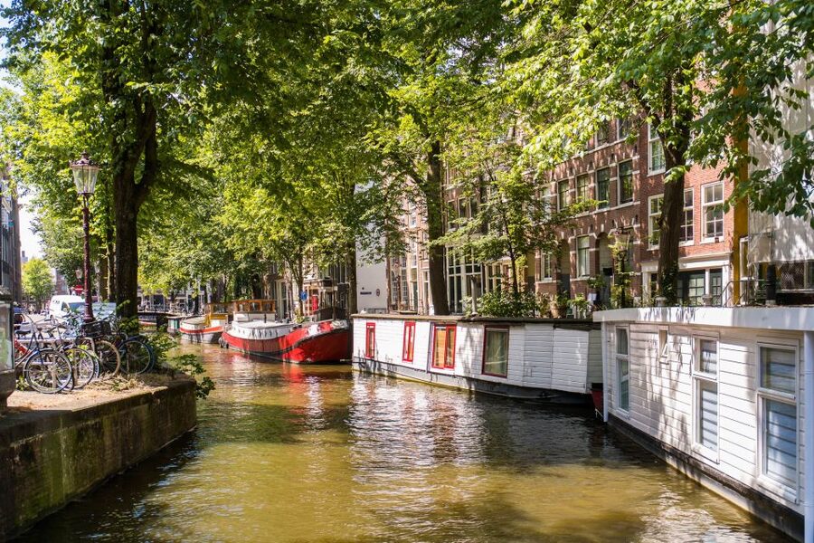 Amsterdam: Semi-Open Canal Boat Cruise - Should you book the Amsterdam semi-open canal cruise?