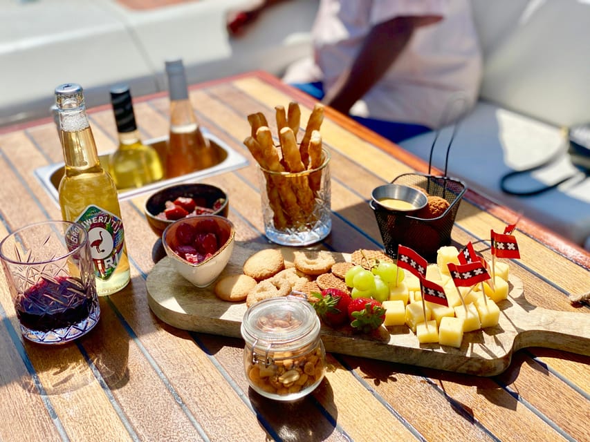 Amsterdam Small Group Canal Cruise inc Snacks/Drinks Winter - Unlimited drinks and Dutch snacks: what you get and how it feels
