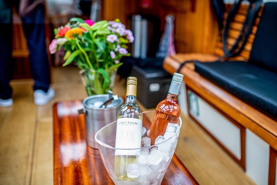 Amsterdam: Small-Group Canal Cruise incl. Drinks and Snacks - Your route through Amsterdam: from Grachtengordel to Herengracht