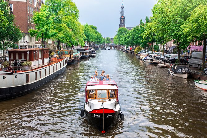 Amsterdam Small-Group Canal Cruise With Dutch Snacks and Drink - Why the small-group format changes the entire cruise