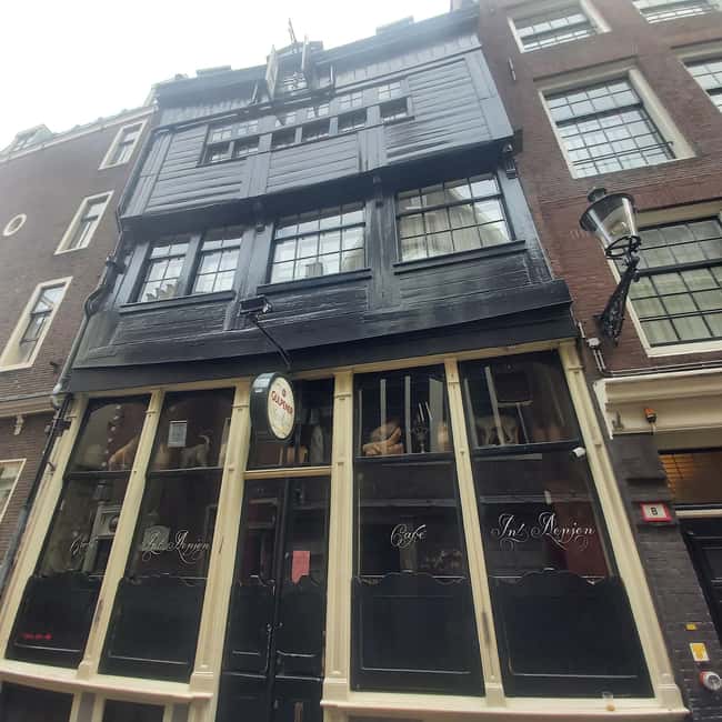 Amsterdam: Spanish Tour Unmasking the Redlight District - Price and Value: Is $31 a Good Deal for Two Hours?