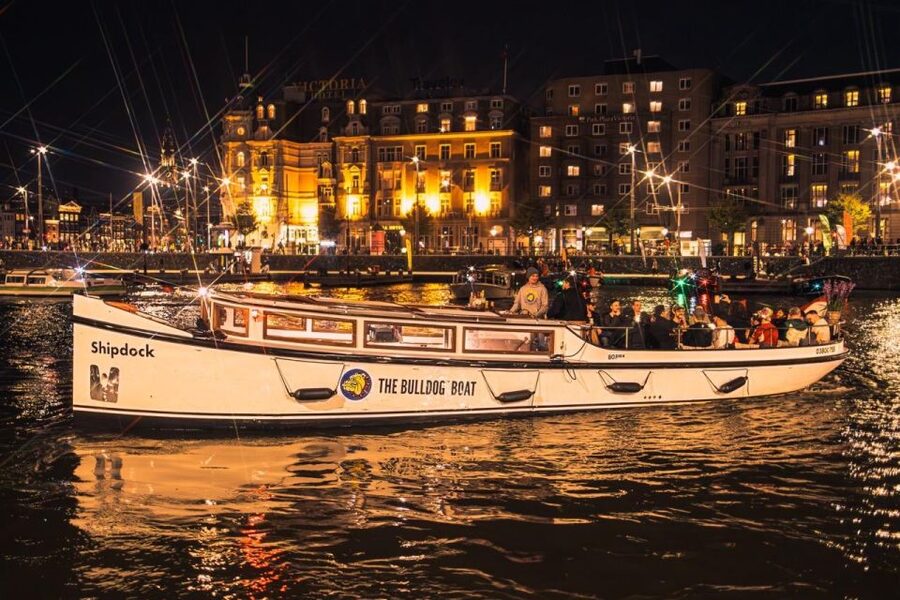 Amsterdam: The Bulldog Boat Smoke and Booze Cruise - Where you meet, and how to avoid the first 10 minutes of stress