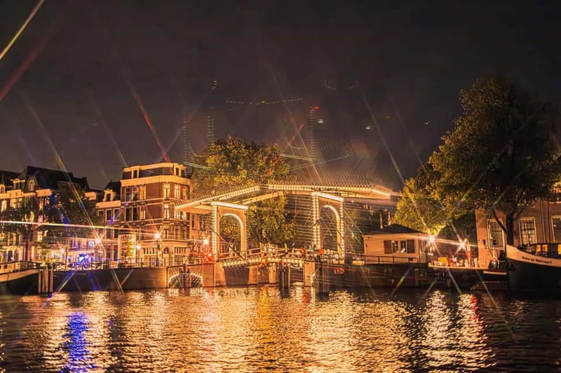 Amsterdam: The Bulldog Boat Smoke and Booze Cruise - Drinks and snack strategy: how it works in real life