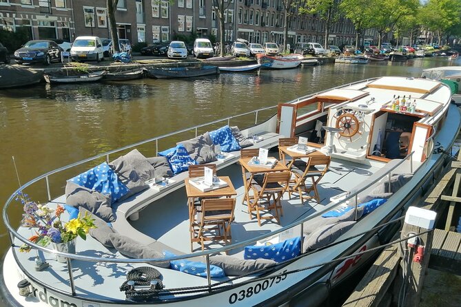 Amsterdam The Bulldog Boat Smoke Friendly Cruise + 2 drinks - What you should bring (and what you can skip)