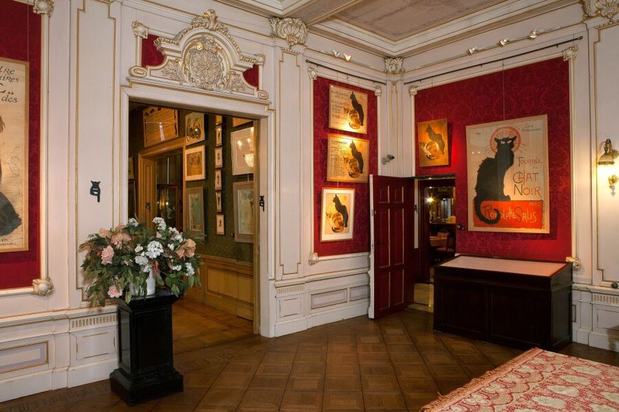 Amsterdam: The Kattenkabinet Cat Museum Entry Ticket - The Museum’s Cat Shrine, Notes, and Little Visitor Moments