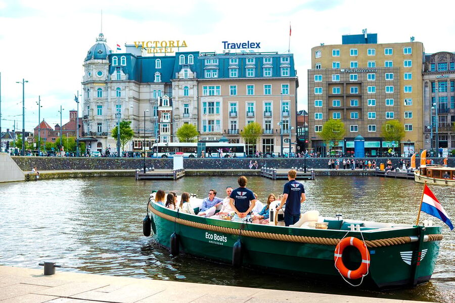 Amsterdam: The Newest Canal Cruise with Drink Option - The 1-hour route: the sights you’ll spot along the way