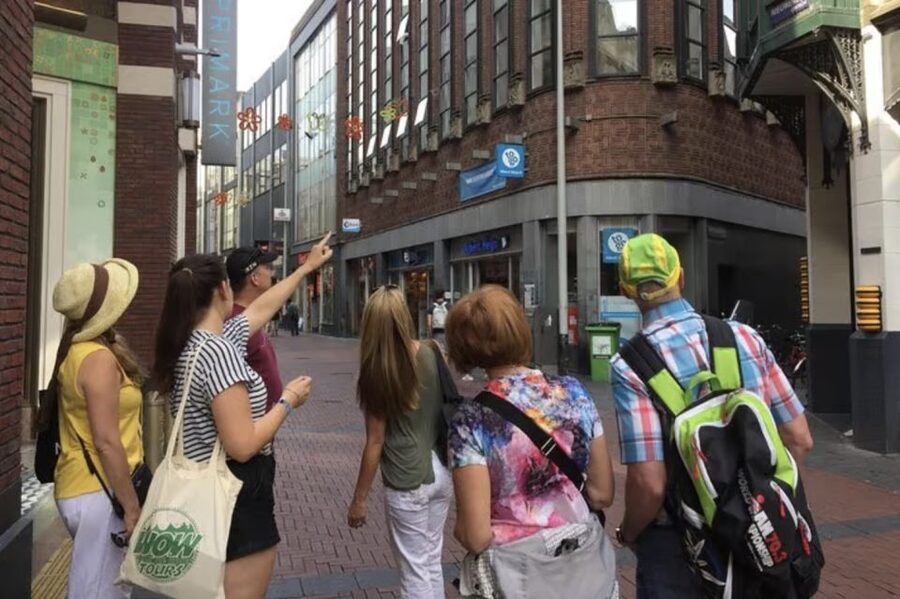 Amsterdam: The Story of History & Culture Walking Tour - Photo-friendly walking routes that keep you from feeling rushed