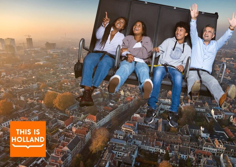 Amsterdam: This is Holland 5D Flight Experience Entry Ticket - Inside the building: the short shows that set up the flight