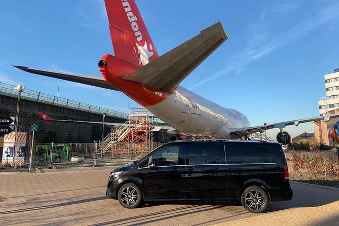 Amsterdam to Schiphol Airport Transfer Comfort & service. - Timing That Helps: Early Pickup and Airport Front Door Service