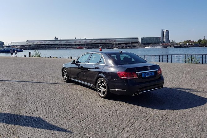 Amsterdam to Schiphol Airport Transfer Comfort & service. - Who This Transfer Fits Best