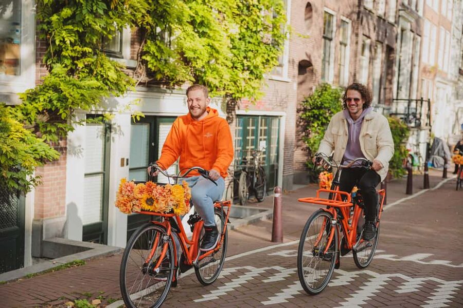 Amsterdam: Top Highlights Guided Bike Tour EN/DE/ES/FR/IT/CN - Bikes, Safety, and the Pace That Actually Works