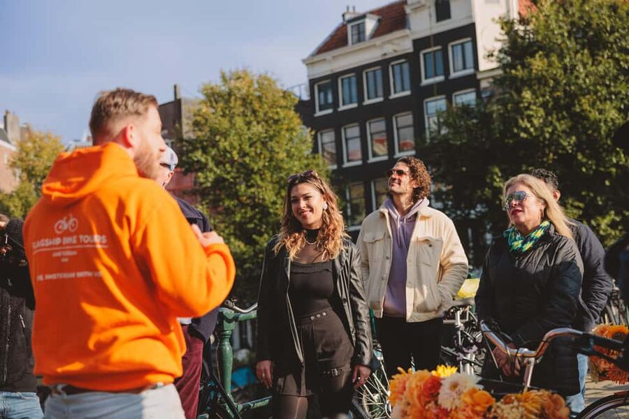 Amsterdam: Top Highlights Guided Bike Tour EN/DE/ES/FR/IT/CN - How the Guide Stories Improve the Bike Ride