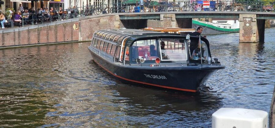 Amsterdam: Traditional Canal Cruise with Bar on Board - Why a Heated Canal Cruise Feels Smarter in Amsterdam
