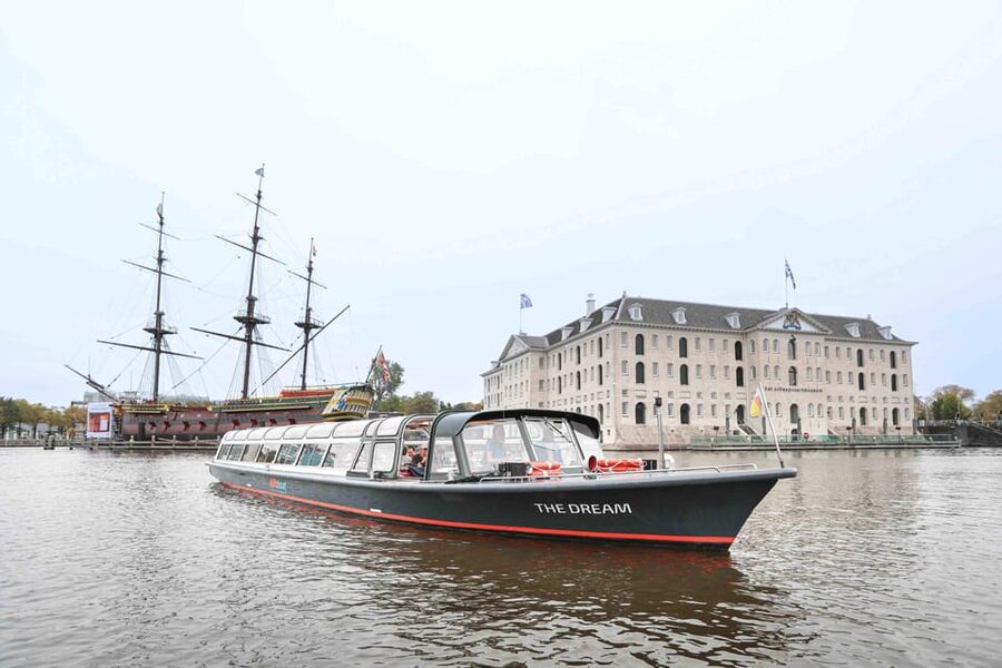 Amsterdam: Traditional Canal Cruise with Bar on Board - The Bar on Board: Easy Comfort While You Watch the Canals