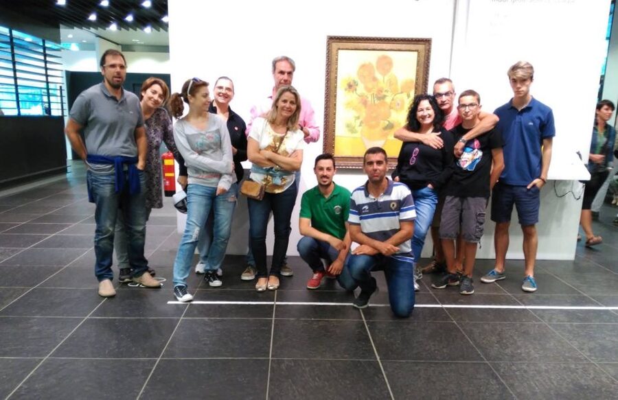 Amsterdam: Van Gogh Museum Guided Tour with Entry - Finding the Meeting Point and Your Green Guide