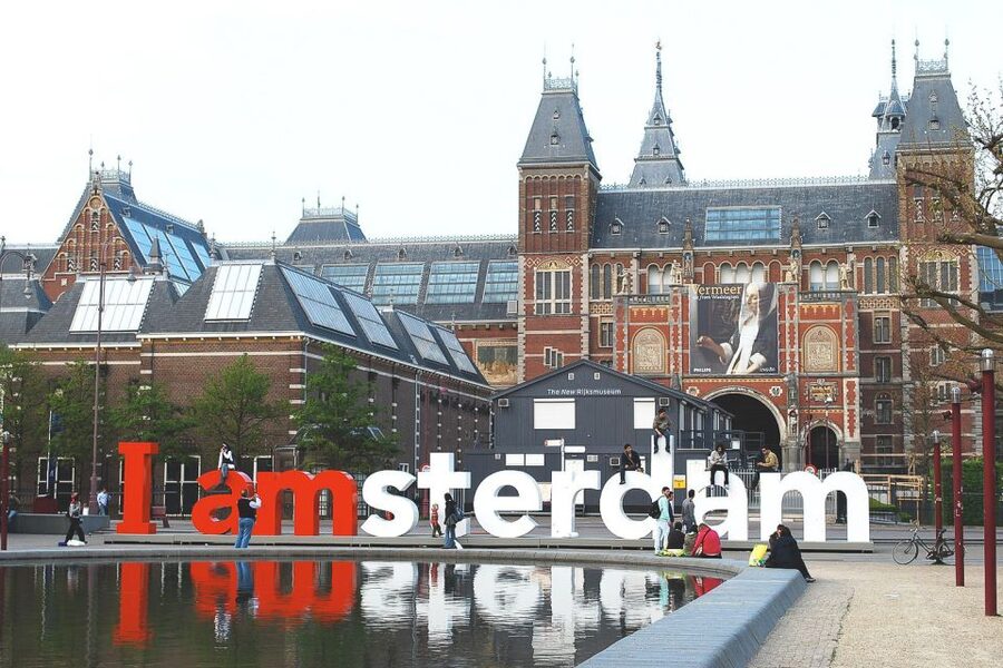 Amsterdam: Van Gogh Museum Masterpieces Tour up to 8 guests - How the guide turns paintings into a timeline you can remember