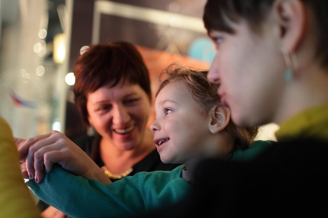 Amsterdam Van Gogh Museum Private Tour for Kids & Families - Quick take for families