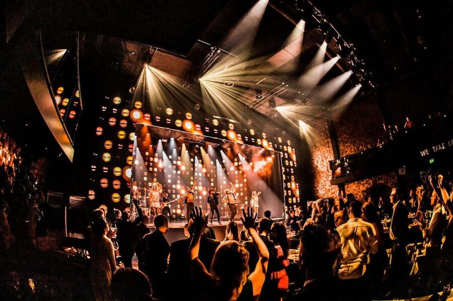 Amsterdam: VEGAS Dinner Show with 3-Course Sharing Menu - Key things worth knowing before you go