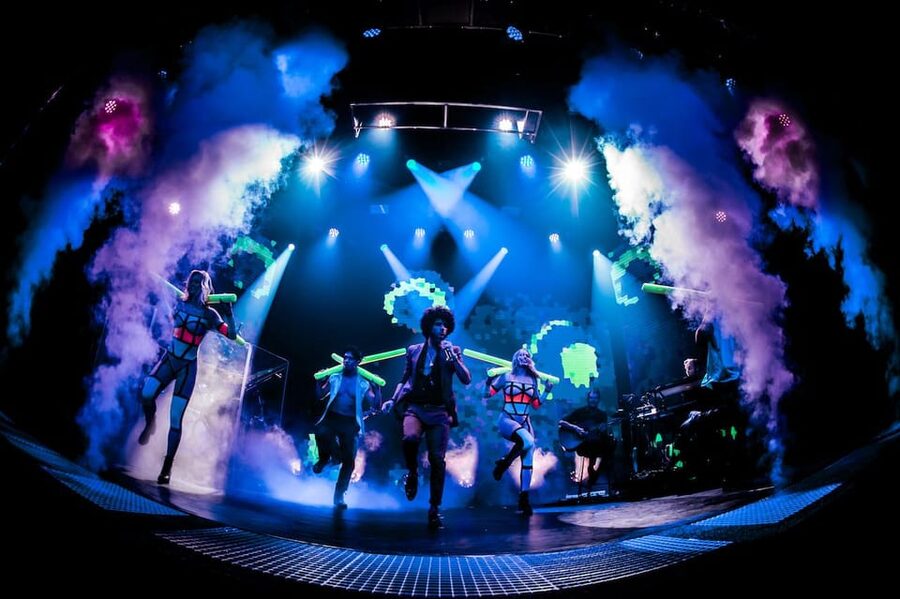 Amsterdam: VEGAS Dinner Show with 3-Course Sharing Menu - Who Should Book VEGAS, and Who Might Skip It