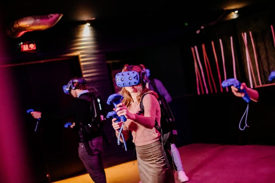 Amsterdam: VR Game Park Free-Roaming Experience - Teaming Up with Up to 4 People