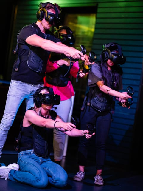 Amsterdam: VR Starter Pack with 6 Tokens - The Briefing, Staff Help, and First-Time VR Comfort
