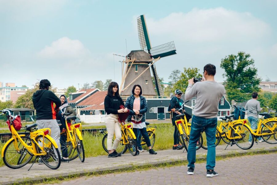 Amsterdam: Waterland District Countryside Villages Bike Tour - First stops: D’Admiraal Windmill and the quick hit of old Holland