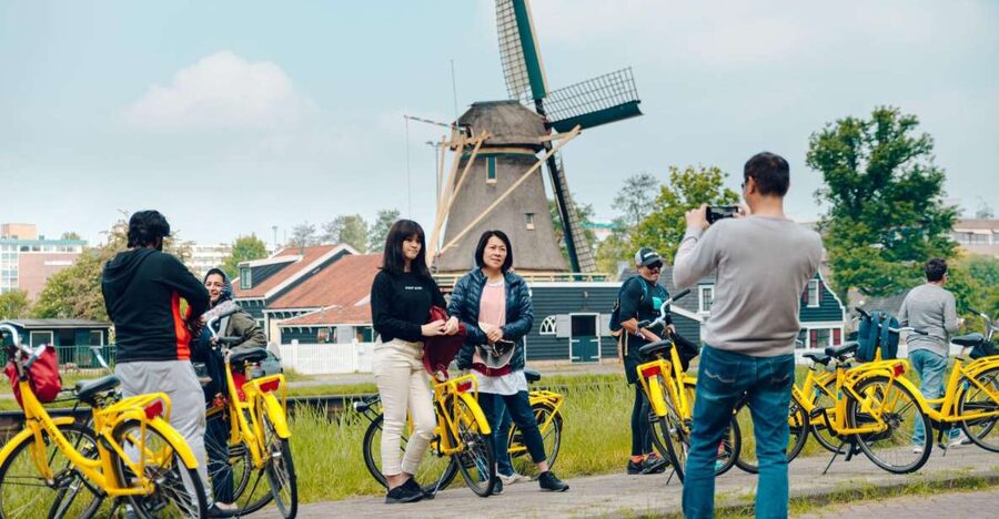 Amsterdam: Waterland District Countryside Villages Bike Tour - Bicycles and effort: flat does not mean zero work