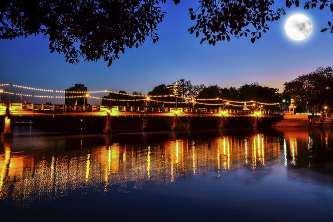 Amsterdam Wine and Cheese Evening Cruise - Who should book this cruise, and who should skip it