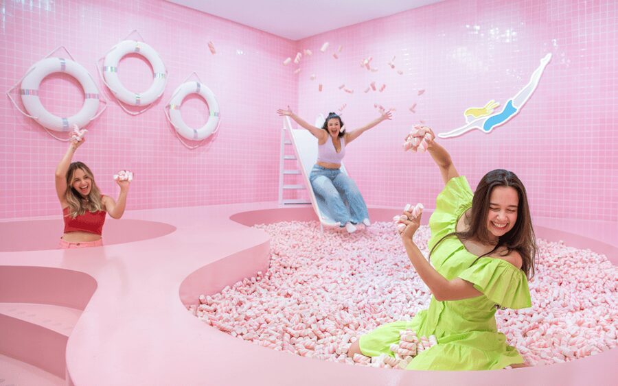 Amsterdam: WONDR Immersive Playground Experience Ticket - Inside the rooms: confetti, marshmallow pool, teddy bears, and sensory play