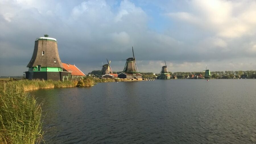 Amsterdam: Zaanse Schans 3-Hour Small Group Tour - Should You Book Zaanse Schans on a 3-Hour Small-Group Tour?