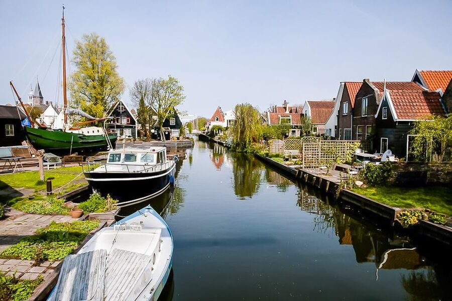 Amsterdam: Zaanse Schans, Edam, Volendam & Marken Bus Tour - Edam and Cheese Tasting: More Than a Stereotype