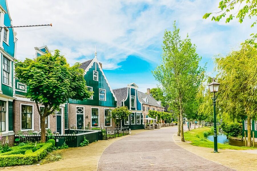 Amsterdam: Zaanse Schans, Edam, Volendam & Marken Bus Tour - Price and Value: Why $32 Can Be a Smart Deal Here