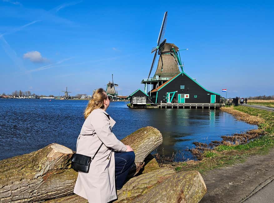 Amsterdam: Zaanse Schans windmills & Volendam Guided Tour - Clogs and cheese: the craft stops that give the day real value