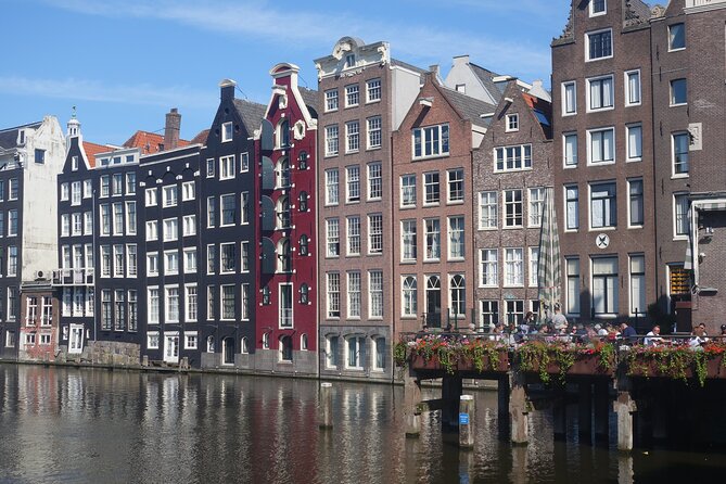 Anne Frank and Amsterdam Jewish History Walking Tour - The 2 hour pace, uneven streets, and bike chaos reality