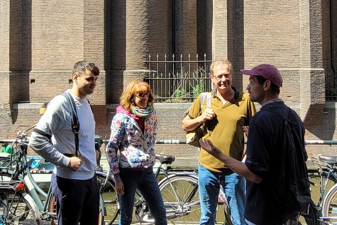 Anne Frank and Amsterdam Jewish History Walking Tour - Kattengat and Der silveen spiegel: the hiding story behind a bar (Stop 2)