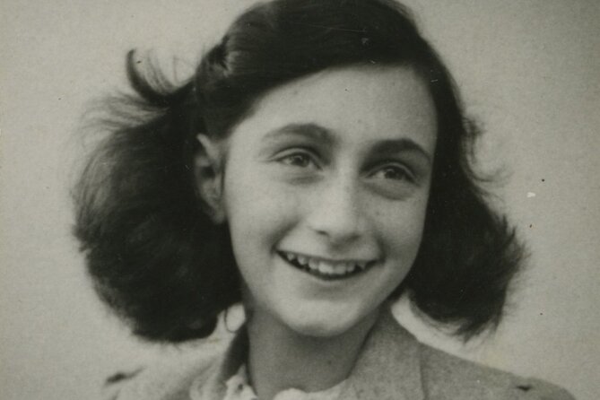Anne Frank and the Jewish History of Amsterdam Private Tour - Where the tour begins: the Portuguese Synagogue and the feeling of place